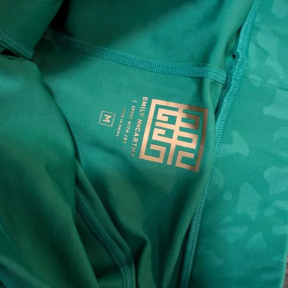 NWT Emily McCarthy Serena Skort Green Leopard Size M Tennis Skirt - Picture 10 of 12